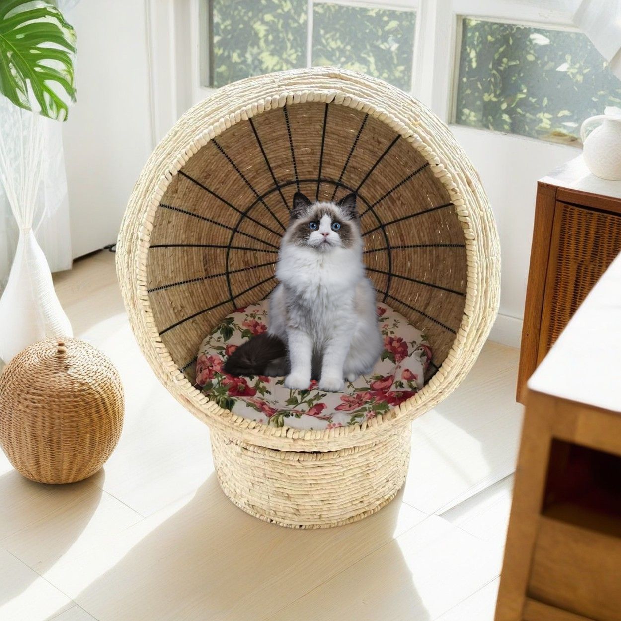 Natural Corn Husk Pet Basket – Handwoven Bed for Cats & Small Dogs